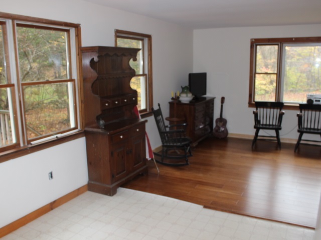 129 Old Stage Road Putney, VT 05346 - Photo 4 of 16