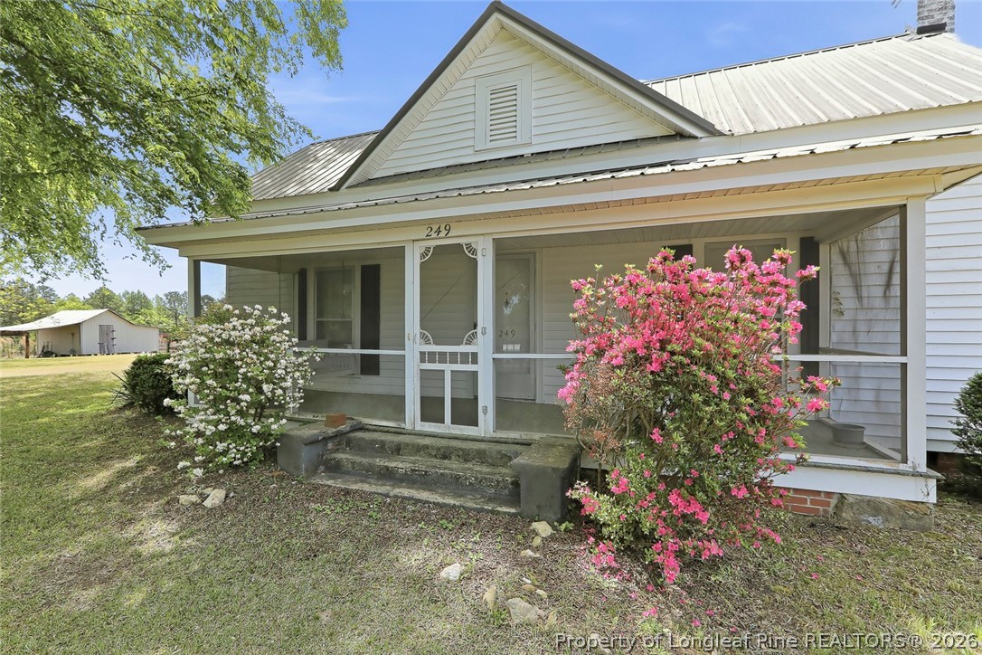 249 Nicholson Road Rockingham, NC 28379 - Photo 4 of 47 a front view of a house