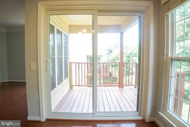 $2,600 | 2816 Emma Lee Street, Unit 301, Falls Church, VA 22042