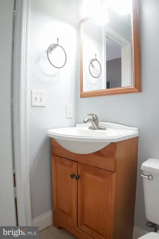 $2,600 | 2816 Emma Lee Street, Unit 301, Falls Church, VA 22042