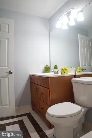 $2,600 | 2816 Emma Lee Street, Unit 301, Falls Church, VA 22042