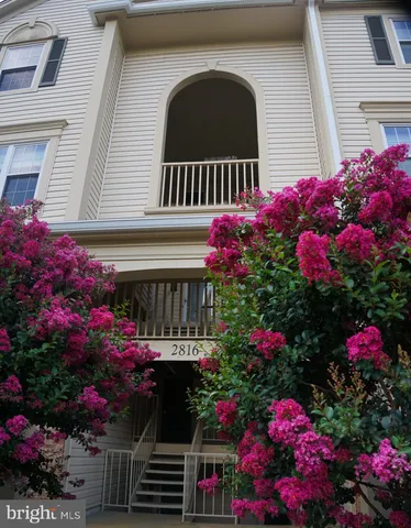 $2,600 | 2816 Emma Lee Street, Unit 301, Falls Church, VA 22042