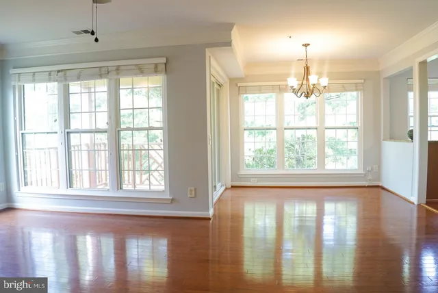 $2,600 | 2816 Emma Lee Street, Unit 301, Falls Church, VA 22042