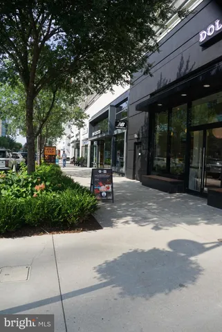 $2,600 | 2816 Emma Lee Street, Unit 301, Falls Church, VA 22042