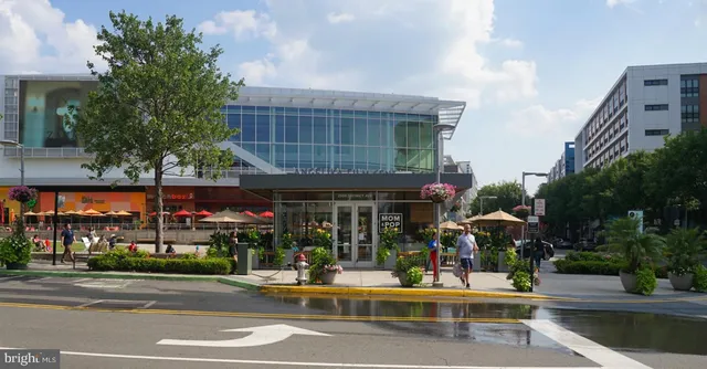 $2,600 | 2816 Emma Lee Street, Unit 301, Falls Church, VA 22042