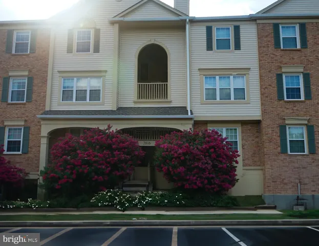 $2,600 | 2816 Emma Lee Street, Unit 301, Falls Church, VA 22042