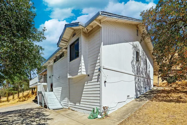 a view of a house with a garage