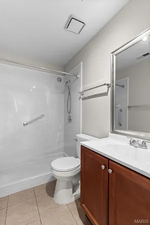 $199,900 | 5803 Waterman Boulevard, Unit 1E, St. Louis, MO 63112