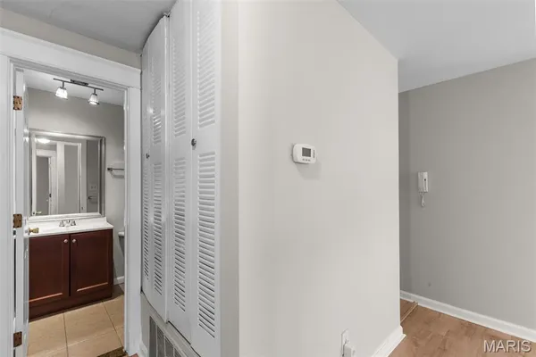 $199,900 | 5803 Waterman Boulevard, Unit 1E, St. Louis, MO 63112