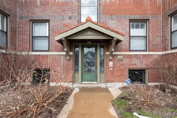 $199,900 | 5803 Waterman Boulevard, Unit 1E, St. Louis, MO 63112