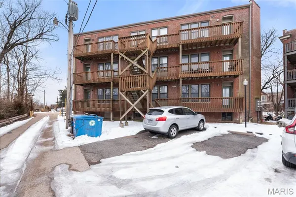 $199,900 | 5803 Waterman Boulevard, Unit 1E, St. Louis, MO 63112