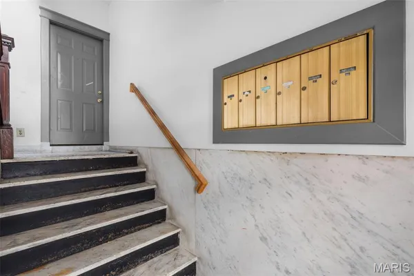 $199,900 | 5803 Waterman Boulevard, Unit 1E, St. Louis, MO 63112