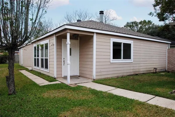 $2,200 | 16127 Queensdale Drive, Houston, TX 77082