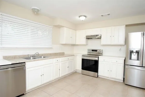 $2,200 | 16127 Queensdale Drive, Houston, TX 77082
