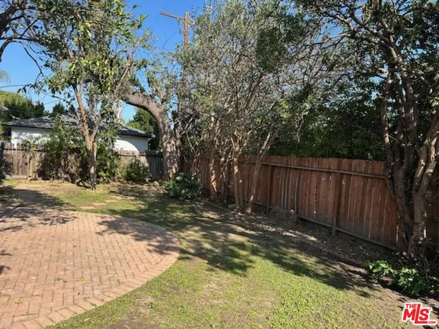 $4,500 | 5368 Crebs Avenue, Tarzana, CA 91356