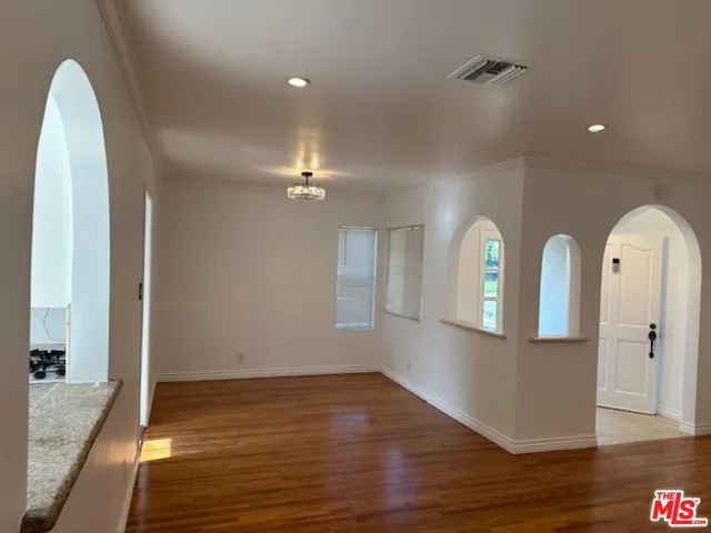 $4,500 | 5368 Crebs Avenue, Tarzana, CA 91356