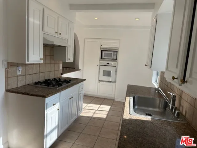 $4,500 | 5368 Crebs Avenue, Tarzana, CA 91356