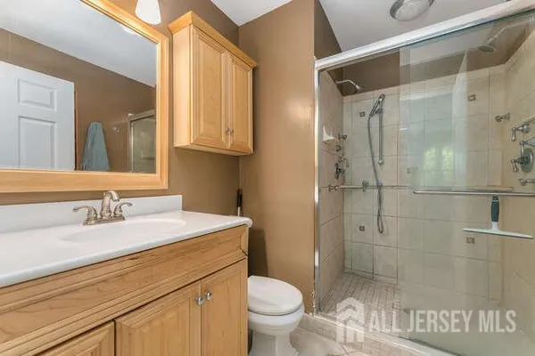 $369,900 | 18 Sheffield Court, North Brunswick, NJ 08902