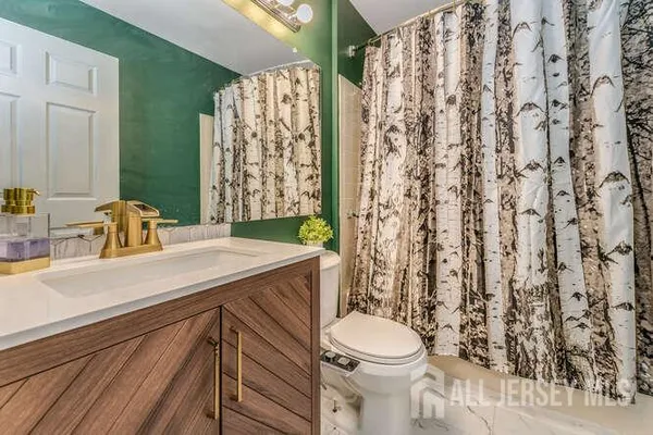 $369,900 | 18 Sheffield Court, North Brunswick, NJ 08902