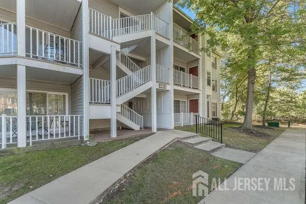 $369,900 | 18 Sheffield Court, North Brunswick, NJ 08902