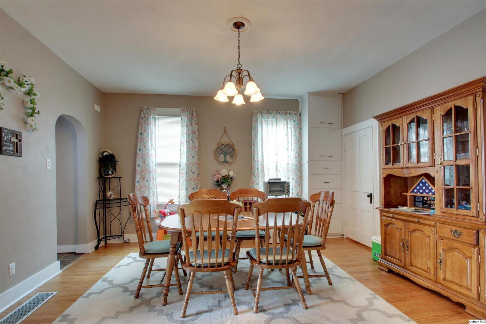 704 South 16th Street Quincy, IL 62301 - Photo 11 of 25