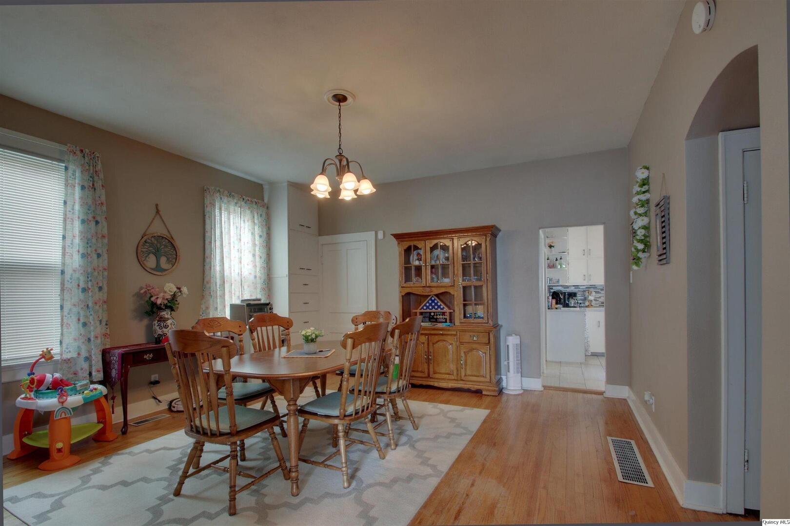 704 South 16th Street Quincy, IL 62301 - Photo 12 of 25