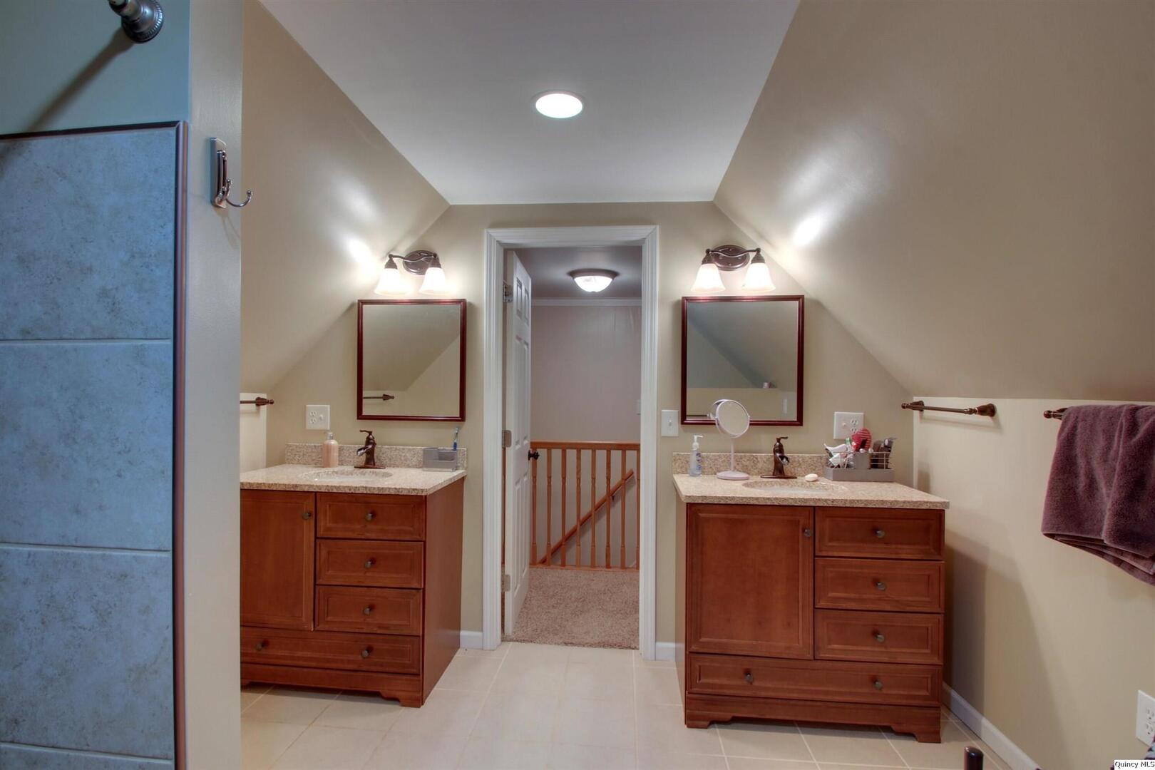 704 South 16th Street Quincy, IL 62301 - Photo 22 of 25