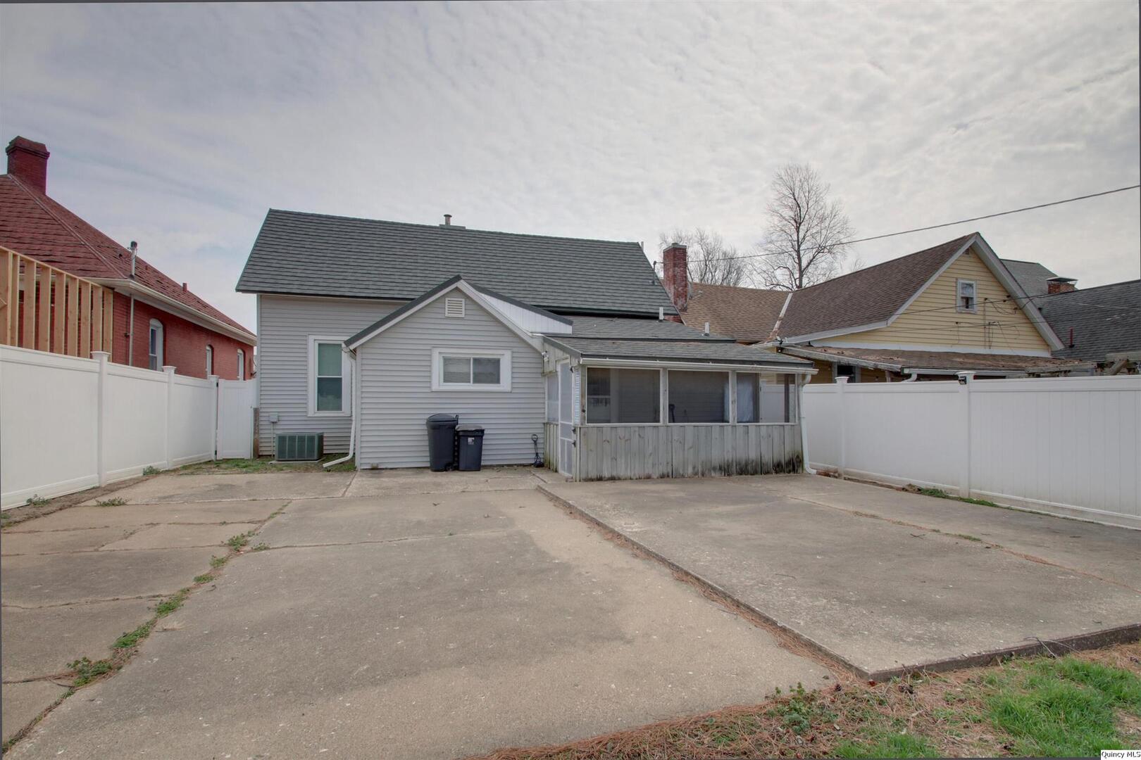 704 South 16th Street Quincy, IL 62301 - Photo 23 of 25