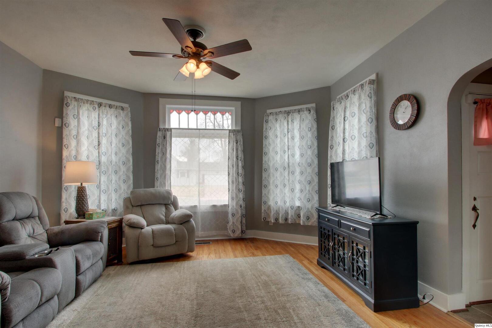 704 South 16th Street Quincy, IL 62301 - Photo 3 of 25