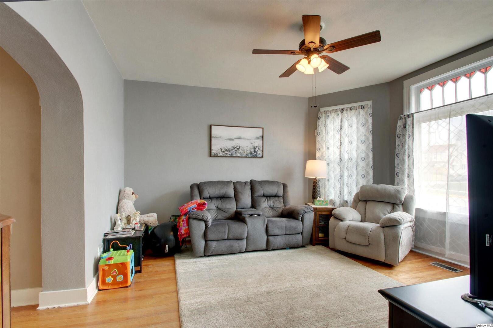 704 South 16th Street Quincy, IL 62301 - Photo 4 of 25