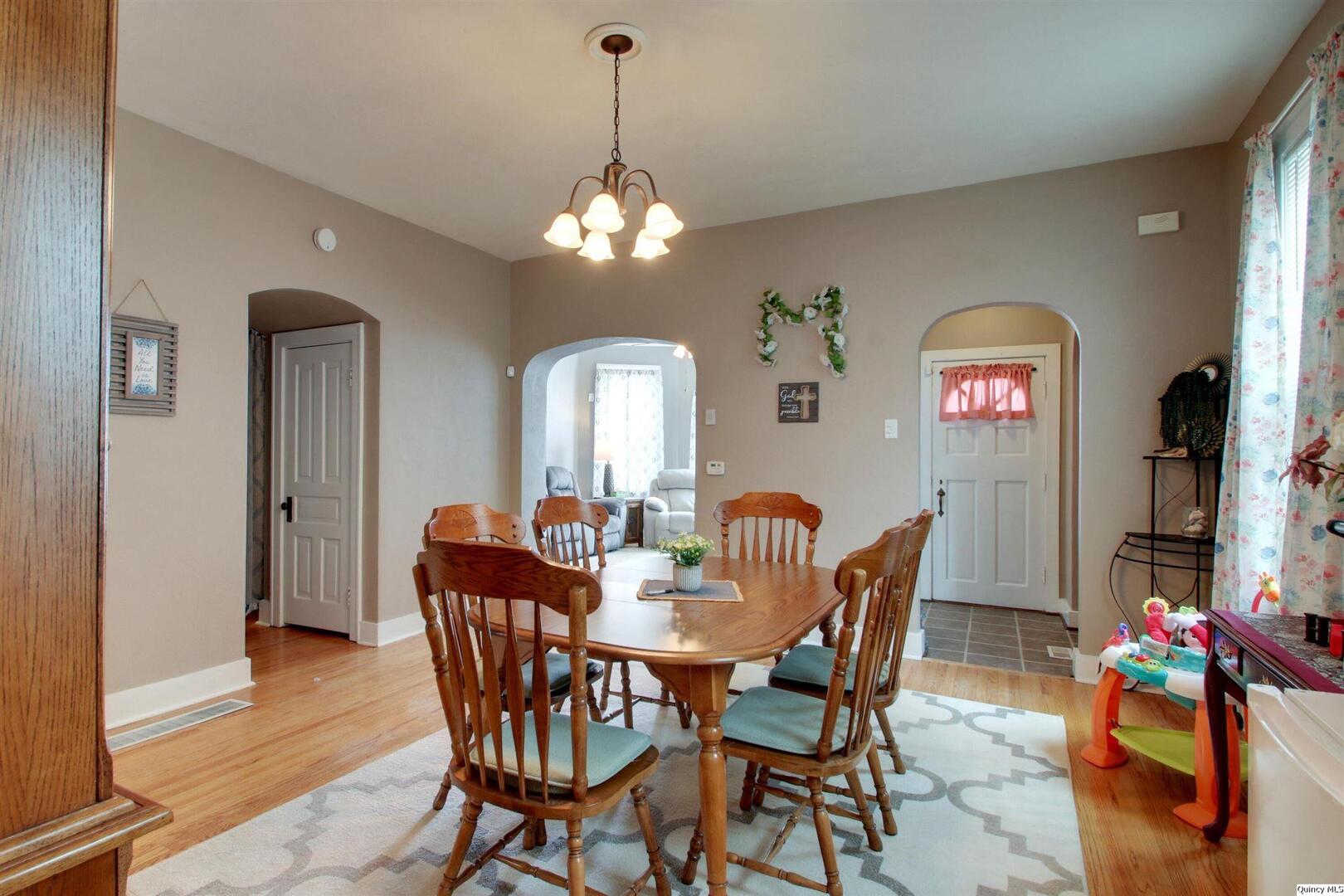 704 South 16th Street Quincy, IL 62301 - Photo 9 of 25