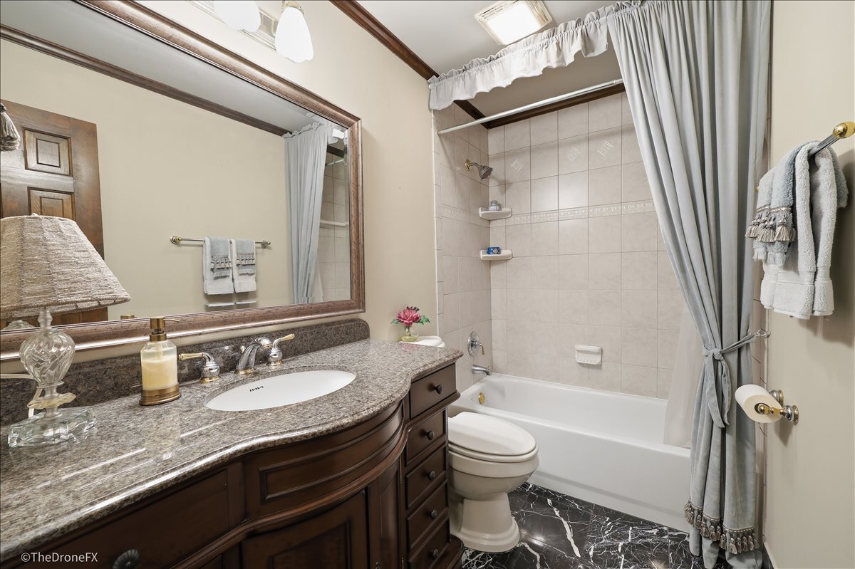 22W324 McCarron Road Glen Ellyn, IL 60137 - Photo 23 of 32