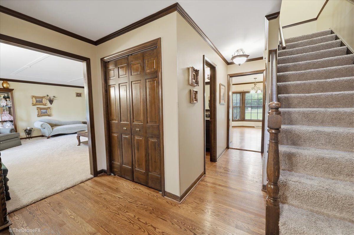 22W324 McCarron Road Glen Ellyn, IL 60137 - Photo 5 of 32