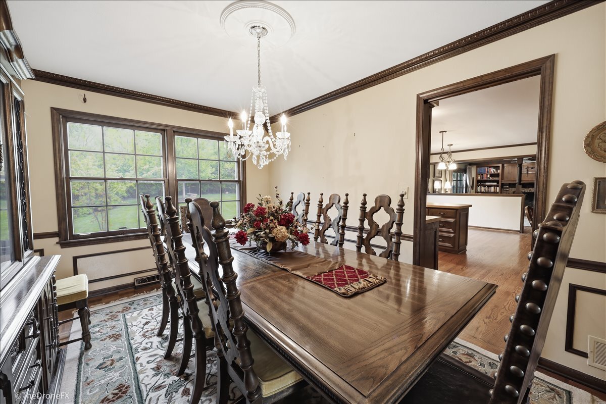 22W324 McCarron Road Glen Ellyn, IL 60137 - Photo 8 of 32