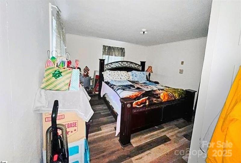 538 6th Street Chester, SC 29706 - Photo 20 of 22 a bedroom with a bed and a dresser