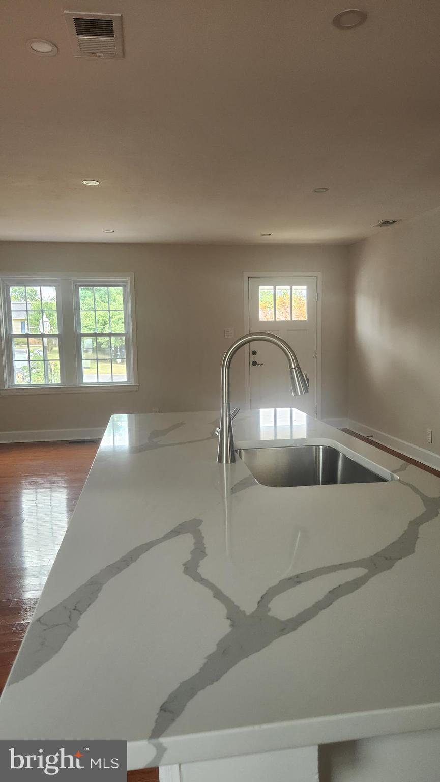 222 West Beech Road Sterling, VA 20164 - Photo 20 of 33 Gallery Image 20