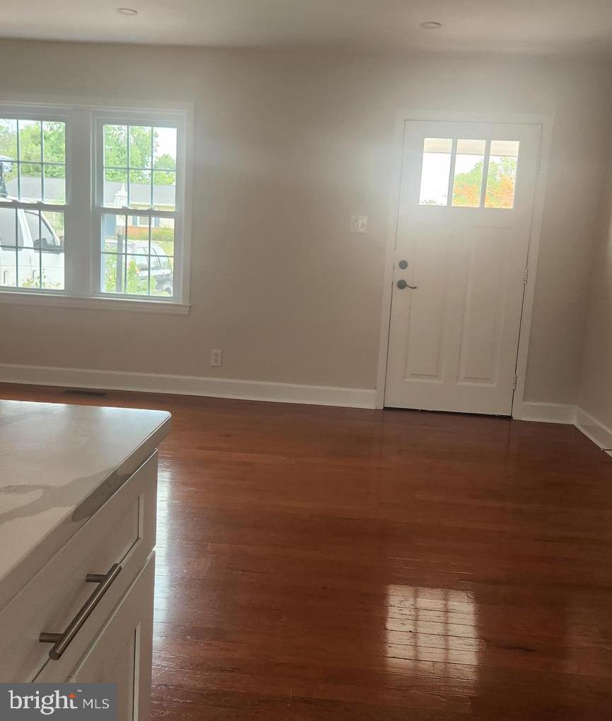 222 West Beech Road Sterling, VA 20164 - Photo 2 of 33 Gallery Image 2