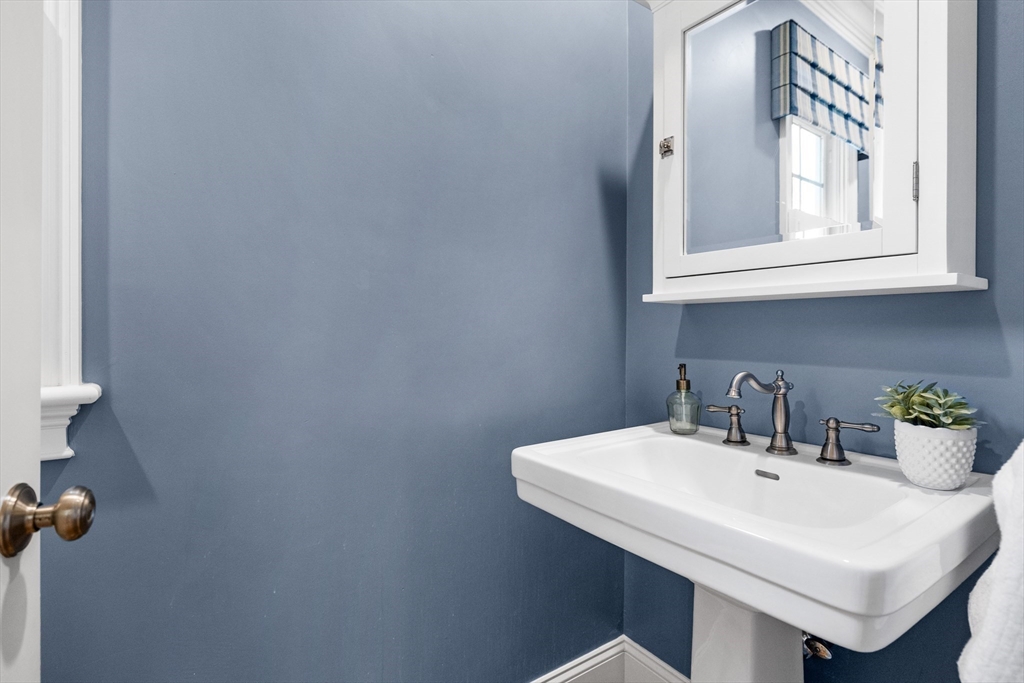 9 Journeys End Lane, Unit 9 Lexington, MA 02421 - Photo 12 of 38