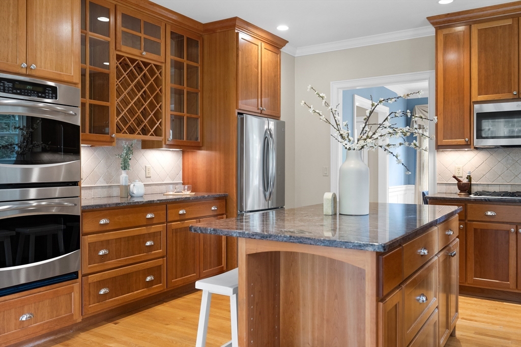 9 Journeys End Lane, Unit 9 Lexington, MA 02421 - Photo 3 of 38