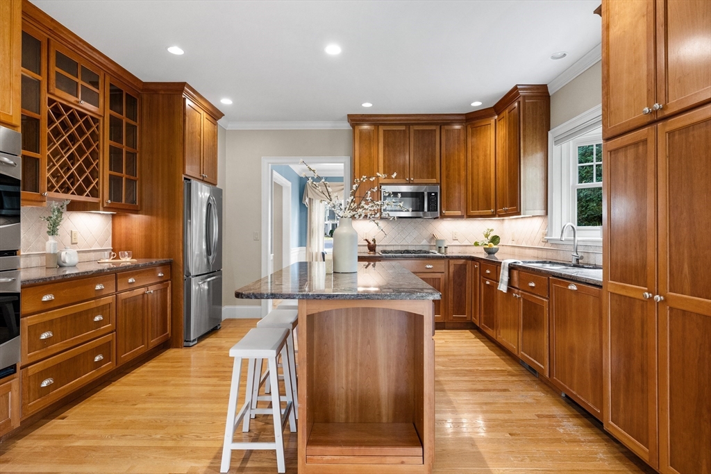 9 Journeys End Lane, Unit 9 Lexington, MA 02421 - Photo 7 of 38