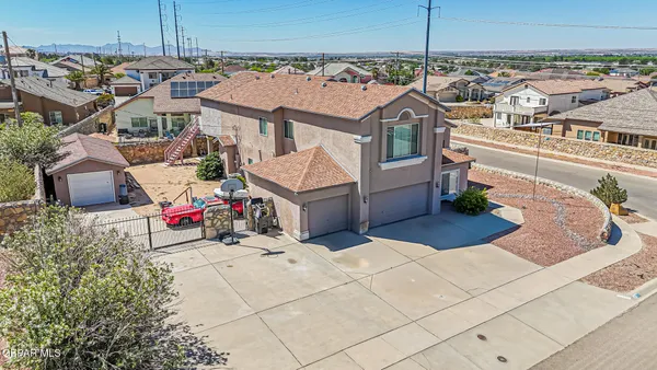 $575,000 | 500 Gina Vega Drive, Canutillo, TX 79835