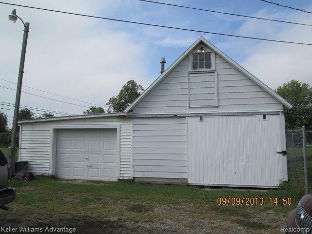 5500 Denton Road Canton, MI 48188 - Photo 13 of 27 2 car W/Loft area