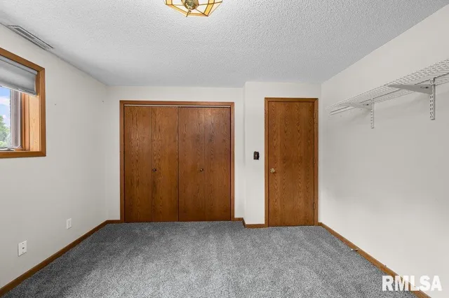 $360,000 | 211 Eagle Ridge Road, Muscatine, IA 52761