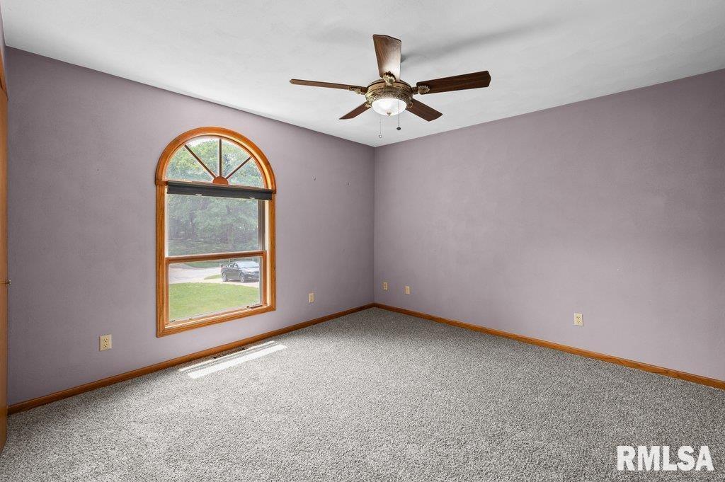 211 Eagle Ridge Road Muscatine, IA 52761 - Photo 26 of 37