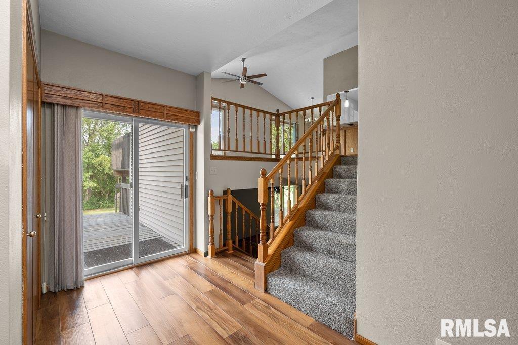 211 Eagle Ridge Road Muscatine, IA 52761 - Photo 4 of 37