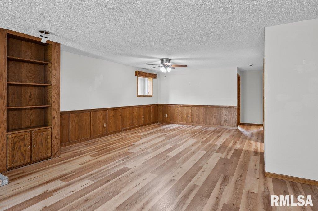 211 Eagle Ridge Road Muscatine, IA 52761 - Photo 7 of 37