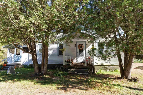 $452,600 | 282 Skunk Hollow Road, Hartland, VT 05048