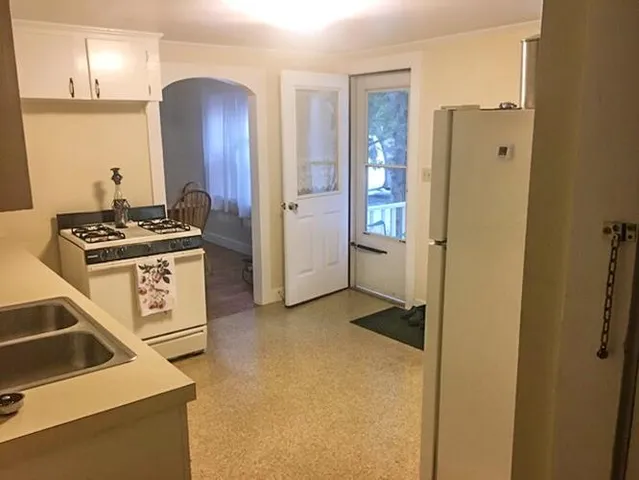 $452,600 | 282 Skunk Hollow Road, Hartland, VT 05048