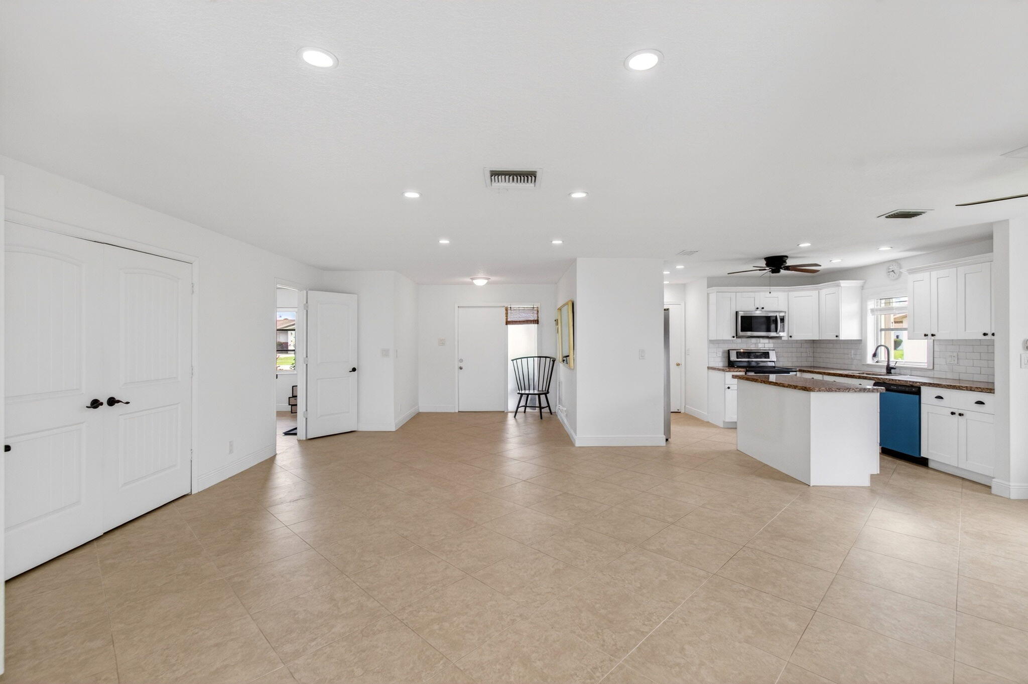 6038 Lasalle Road Delray Beach, FL 33484 - Photo 17 of 84 Living / Dining Room
