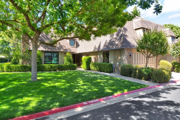 $589,000 | 2828 West Compton Court, Fresno, CA 93711